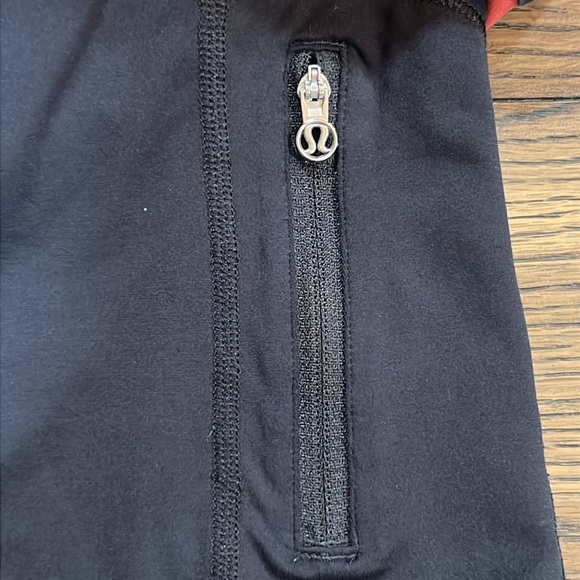 Lululemon Run Speed‎ Squad Skirt 4 Running Shorts Black Red Striped Pickleball - Picture 8 of 9